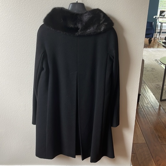 Max Mara Ultra Soft Virgin Mirano Coat - US6 - Picture 4 of 13
